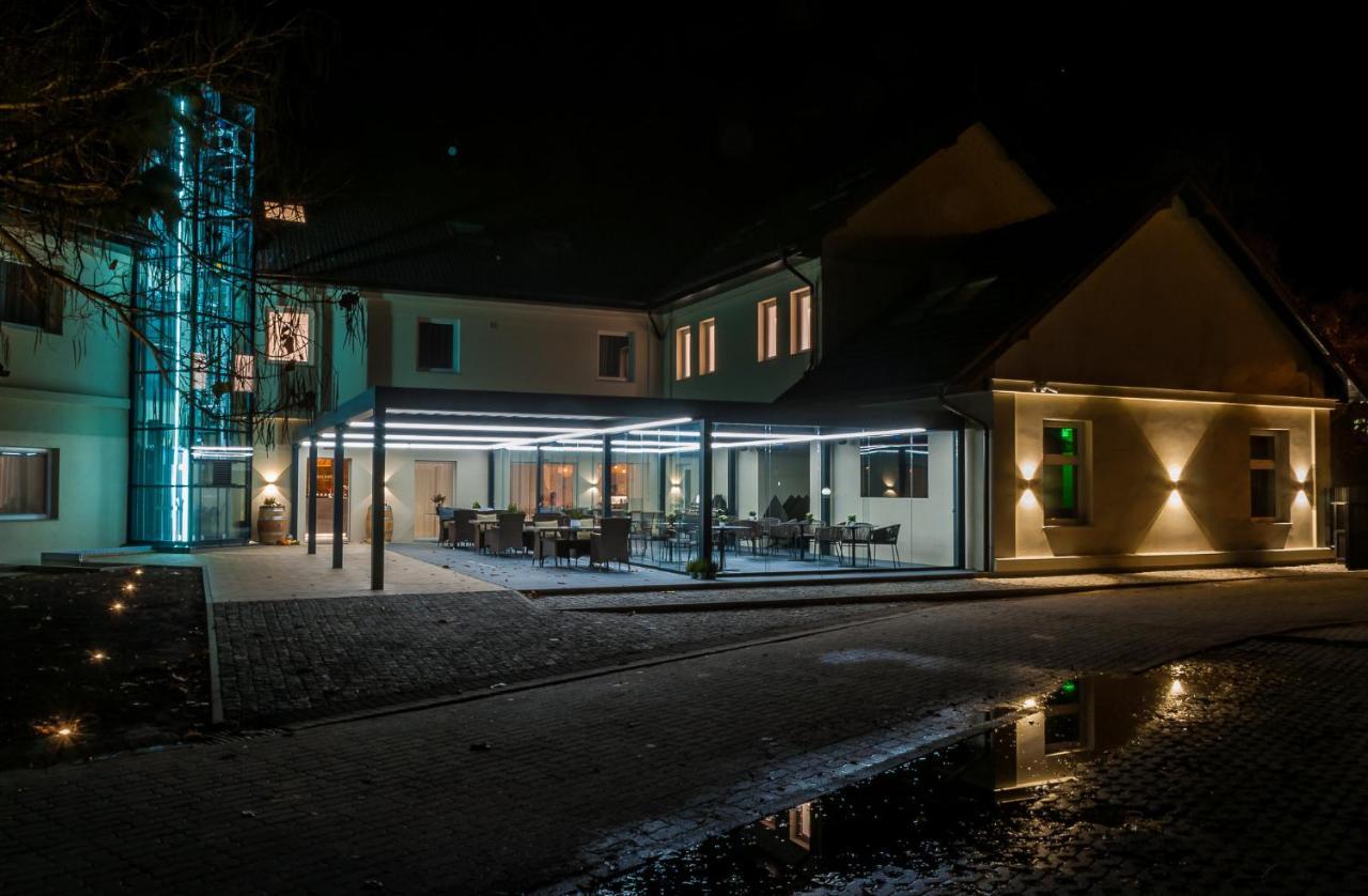 Hotel U Kaplicky Pisek  Exterior photo